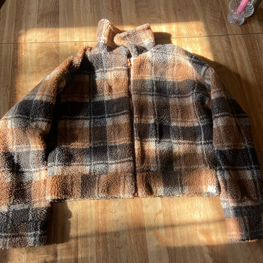 Checkered cropped jacket